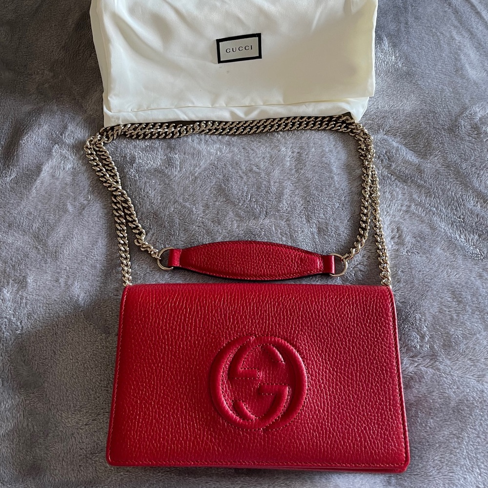 Gucci soho wallet on chain